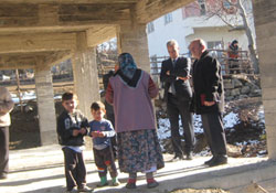 Yaraları sardılar