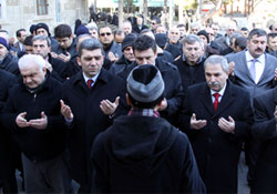 Denktaş için gıyabi cenaze namazı