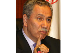 Dink hakimini fena fırçaladı