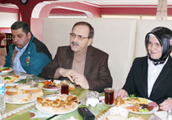 Şahin engellileri ağırladı