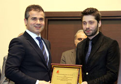 Vergi rekortmenlerine teşekkür plaketi Bakandan