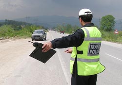 Trafik polisleri ceza yağdırdı