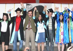Bafra'da mezuniyet sevinci