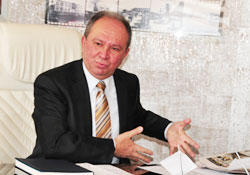 Burma, ateş püskürdü