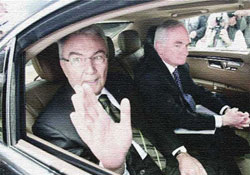 CHP'de soğuk savaş dönemi başladı