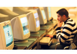 İnternette sürekli arkadaş arama, takıntıya dönüşebilir