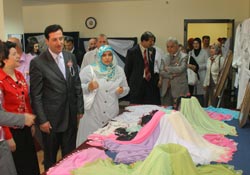 Bayanlar sanatlarını konuşturdu