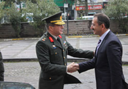 Komutandan iade-i ziyaret