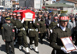 Şaka kurbanı asker toprağa verildi