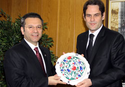 Vali Aksoy'a Makedon konuk