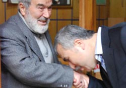 'Babalarımız saygı sembolüdür'