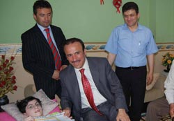 Hasta öğrenciye Genç'ten onur belgesi