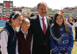 Gösteriler büyüledi