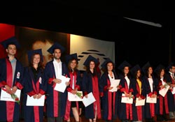 150 mühendis kep fırlattı