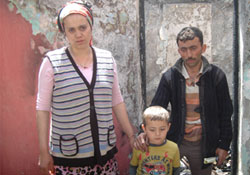 Hayatları evleriyle birlikte kül oldu