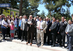 Öğretmenlerden 'şiddet protestosu'