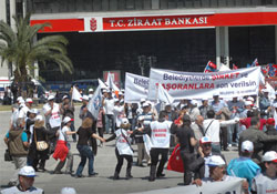 Romanlar 1 Mayıs'a renk kattı