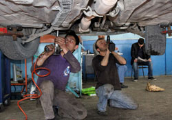 ''Sen işçisin işçi kal''