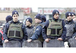 Jandarma direniyor