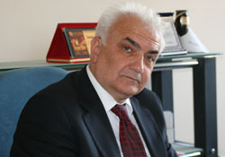 "66 Yıl sonra halen ayaktayız"