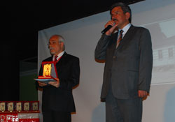 BAŞKAN EDİSE TARİHE SAYGI ÖDÜLÜ
