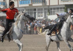 Cirit oyunu heyecanlandırdı