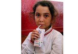 Süt dağıtımına devam