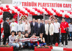 TRİBÜN PLAYSTATİON'A GÖRKEMLİ AÇILIŞ