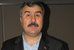 'Başörtüsüne marjinaller karşı'