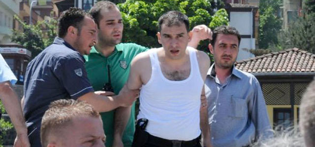 Cinnet geçiren polis memuru açığa alındı