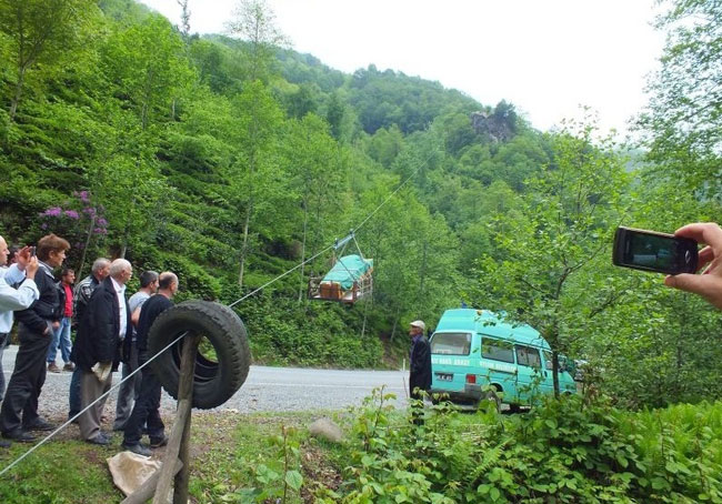 Sırat Köprüsü'ne dünyada çıktı!