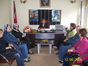 AK Partili kadınlar Ünal'ı ziyaret etti