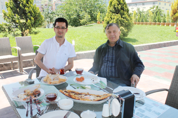 Pazar günlerinin vazgeçilmez adı 'Yeşiloğlu'