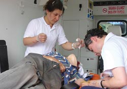 Otomobil yayaya çarptı: 1 yaralı