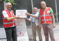 Yardıma Türk Kızılay'ı koştu