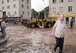 YAPTIKLARI İŞ ORTADA