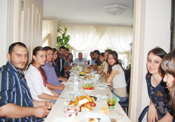 Denge ailesi kahvaltıda buluştu