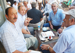 Koltuğa oturunca vatandaşı unutuyorlar