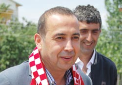 Üstü kapalı eleştiri