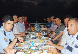 Emniyete iftar yemeği