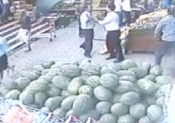 Marketteki kavga kamerada!