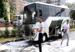 Rize'de halk otobüsü yandı