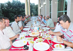 Başkan Burma, esnafın konuğu oldu