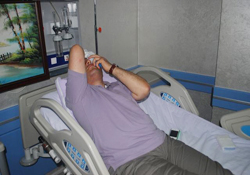 Rüyasında aldattığını gördüğü kocasını kablo ile dövdü