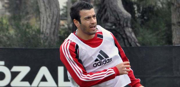 Ahmet Arı pazarlığı sürüyor