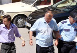 Silah atan baba-oğul serbest