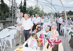 Halkın içinde halka hizmet