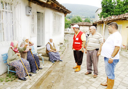 Türk Kızılayına selzedelerden hayır duası