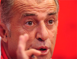 Siyaset,Spor ve Sanat Camiasından Fatih Terim'e  "GİTME" çağrısı