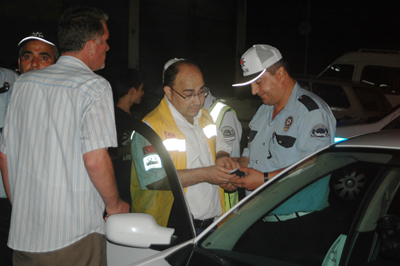 Ambulans otomobil ile çarpıştı